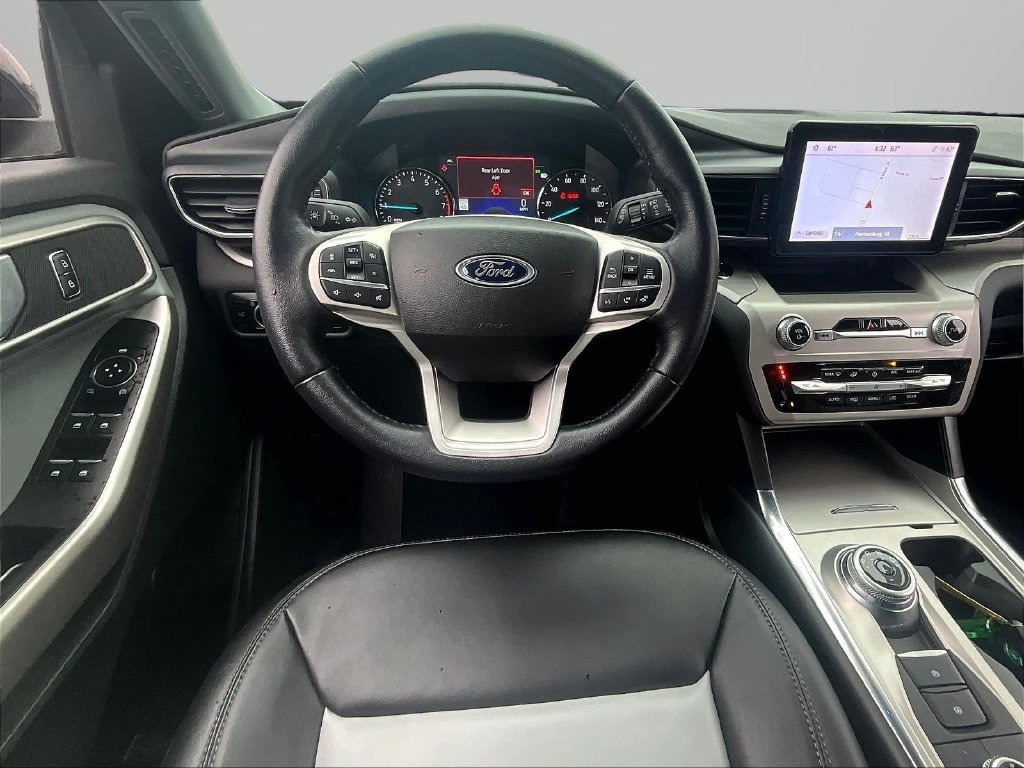 Used 2023 Gray Ford XLT image 9