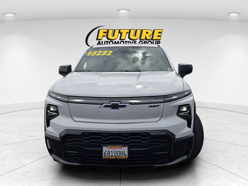 Used 2025 White Chevrolet RST image 2