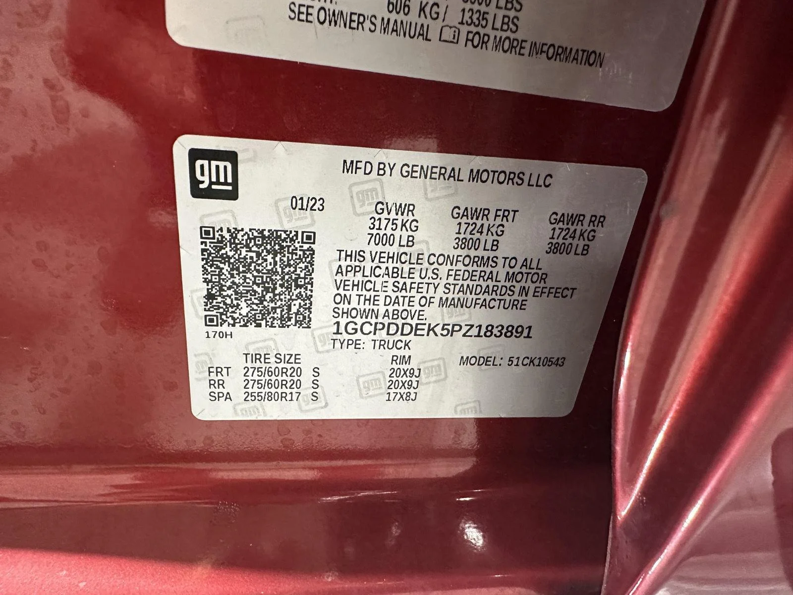 Used 2023 RADIANT RED TINTCOAT Chevrolet LT image 31