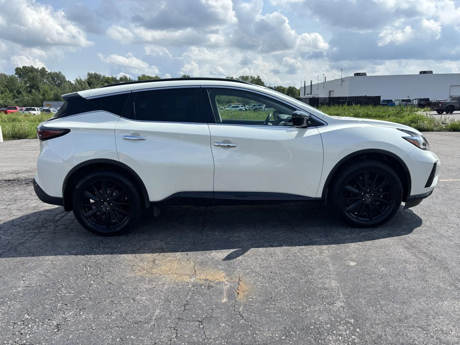 Used 2023  Nissan SV image 9