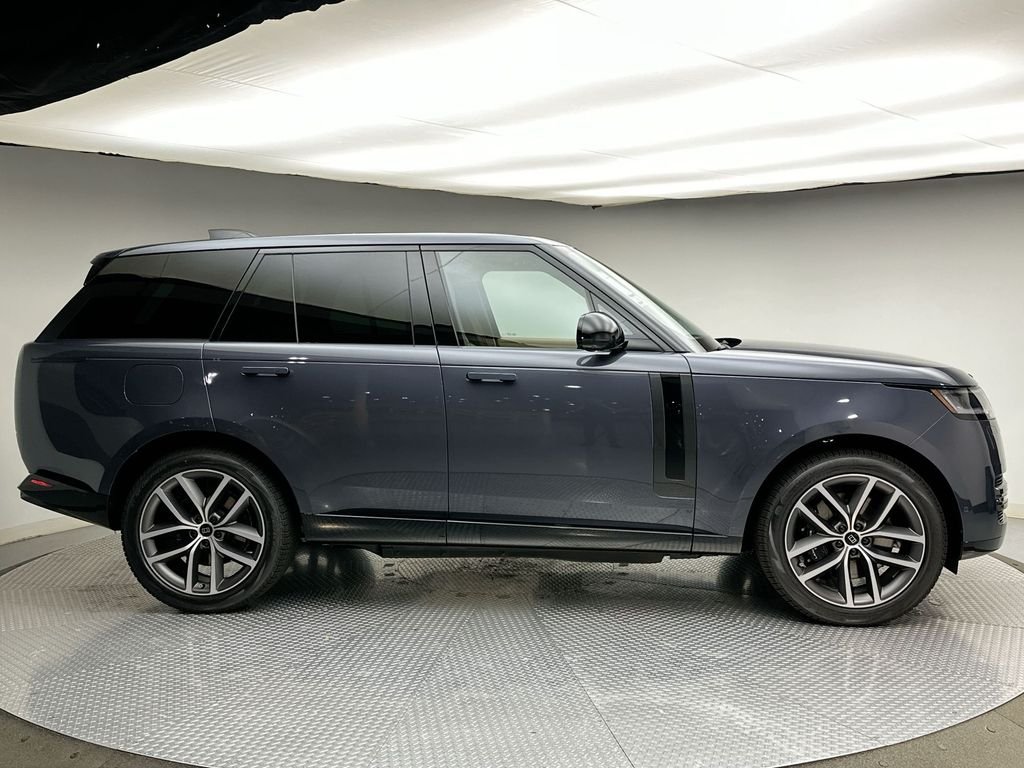 New 2027 Varesine Blue Metallic Land Rover SE image 4