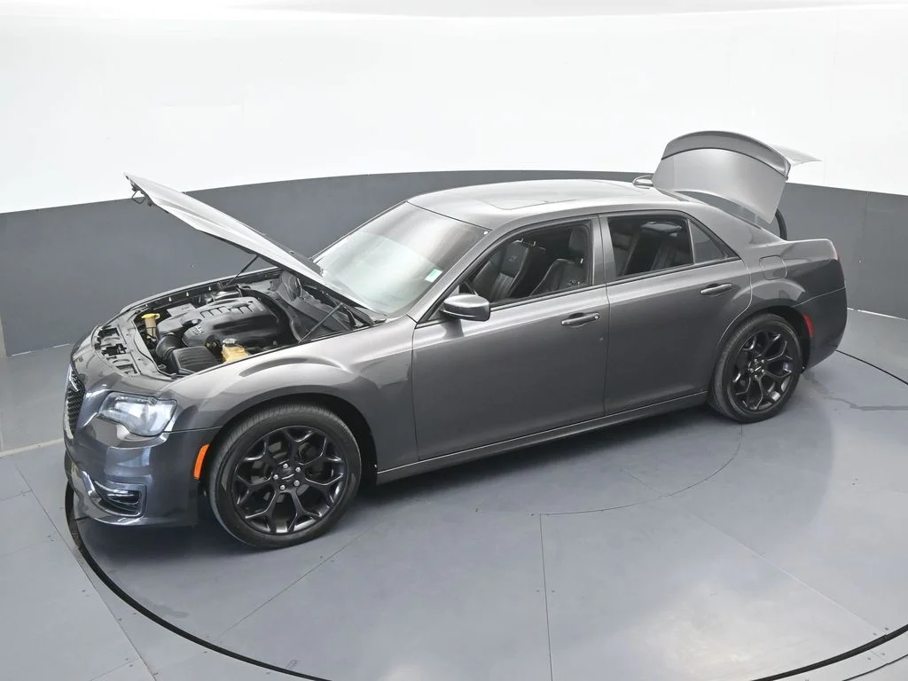 Used 2020 Granite Crystal Metallic Clearcoat Chrysler S image 65