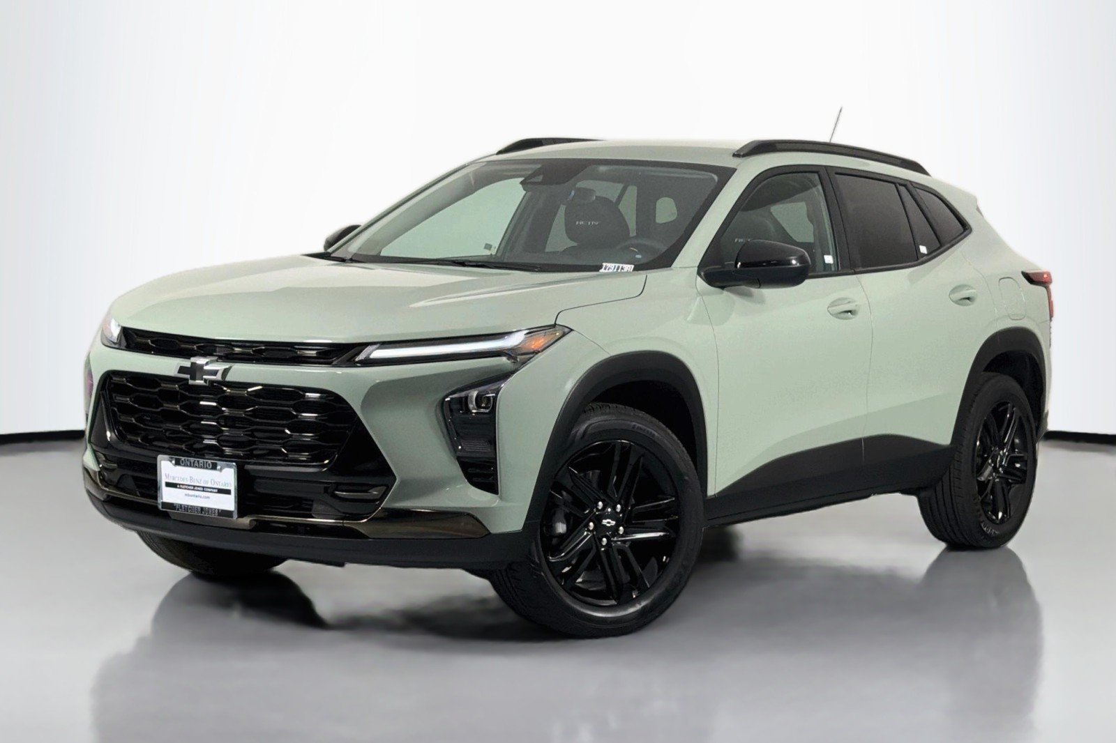 Used 2025 Cacti Green Chevrolet ACTIV image 1
