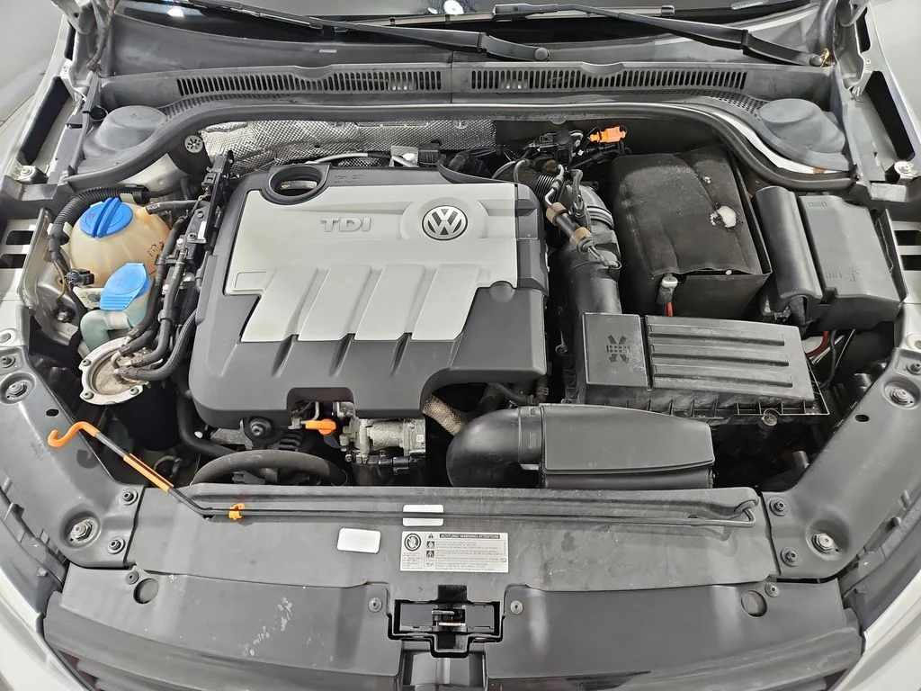 Used 2012 Silver Volkswagen TDI image 20