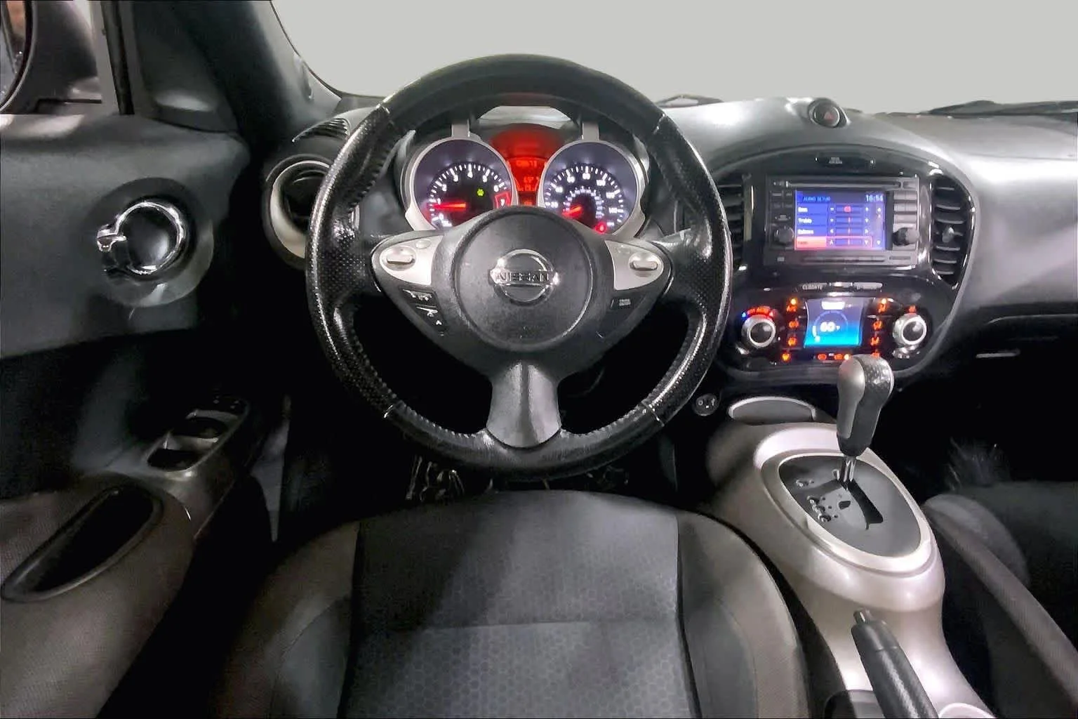 Pre-Owned 2011 Nissan JUKE SV