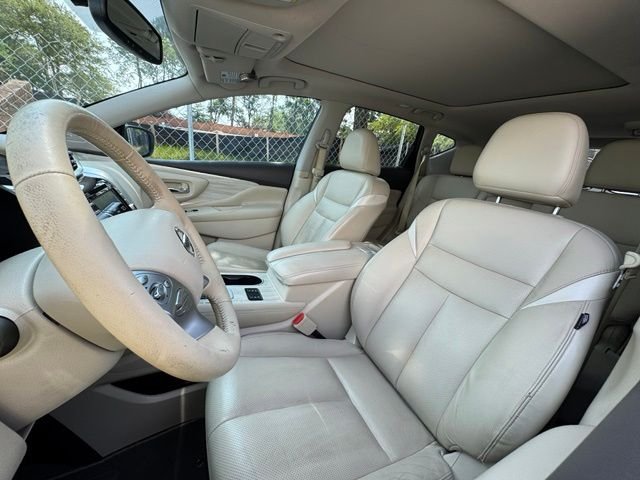 Used 2018 White Nissan SL image 13