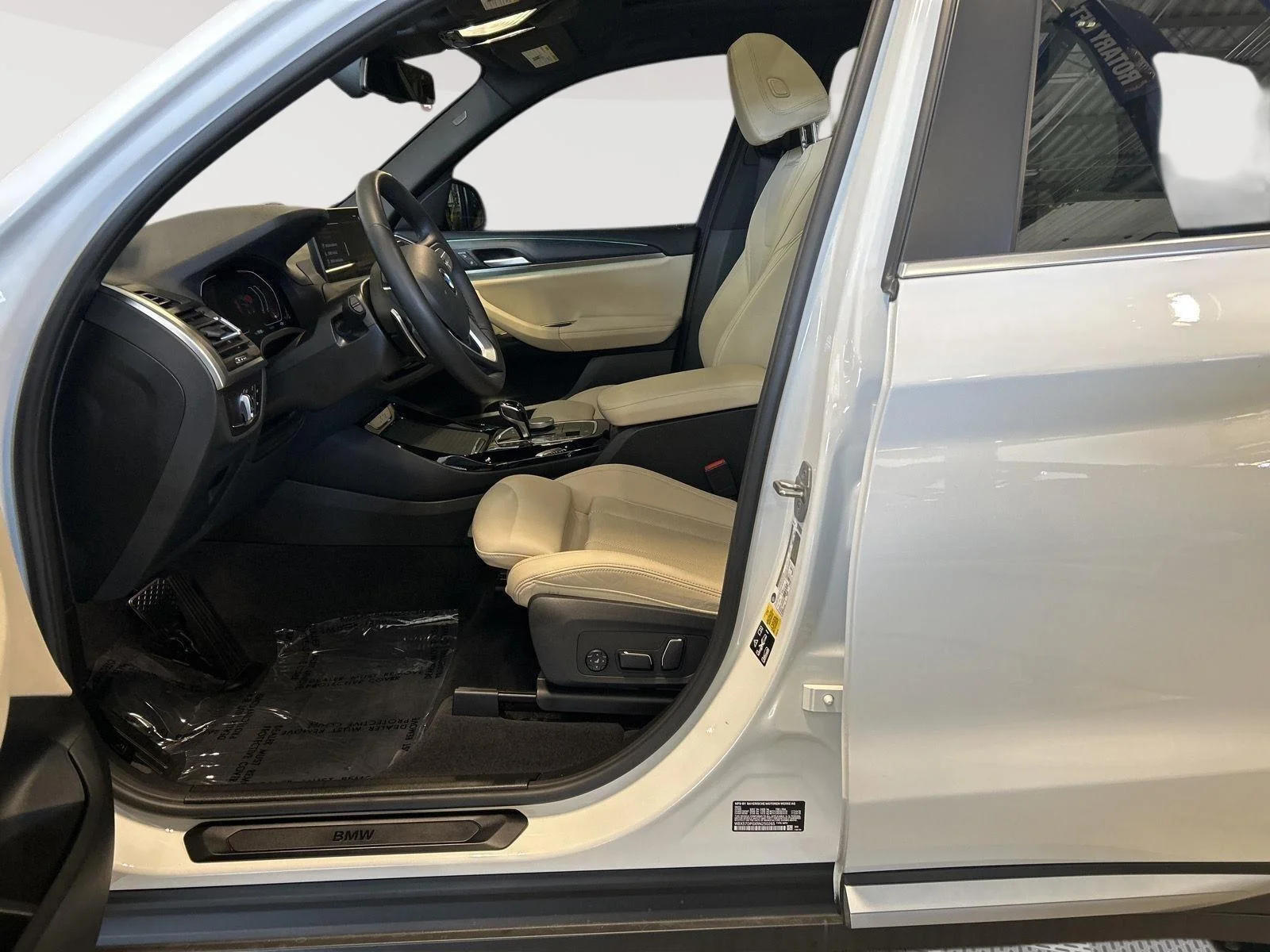 Used 2024 Alpine White BMW xDrive30i image 13