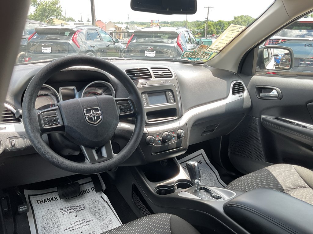 Used 2020 Vice White Dodge SE Value image 19