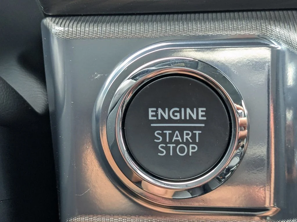 New 2026 Oxford White Ford Lariat image 30