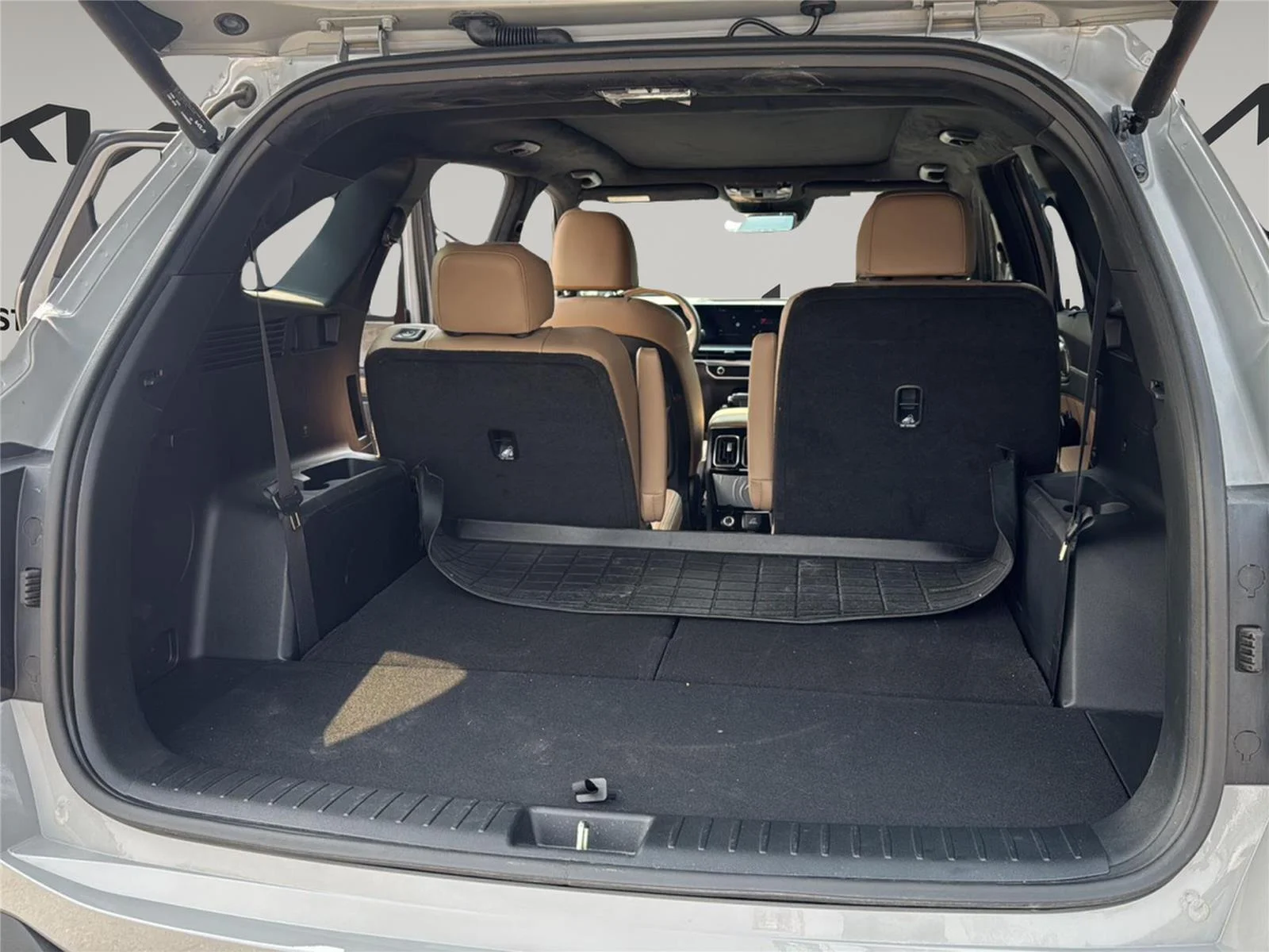 Used 2024 Wolf Gray Kia X-Pro SX Prestige image 28