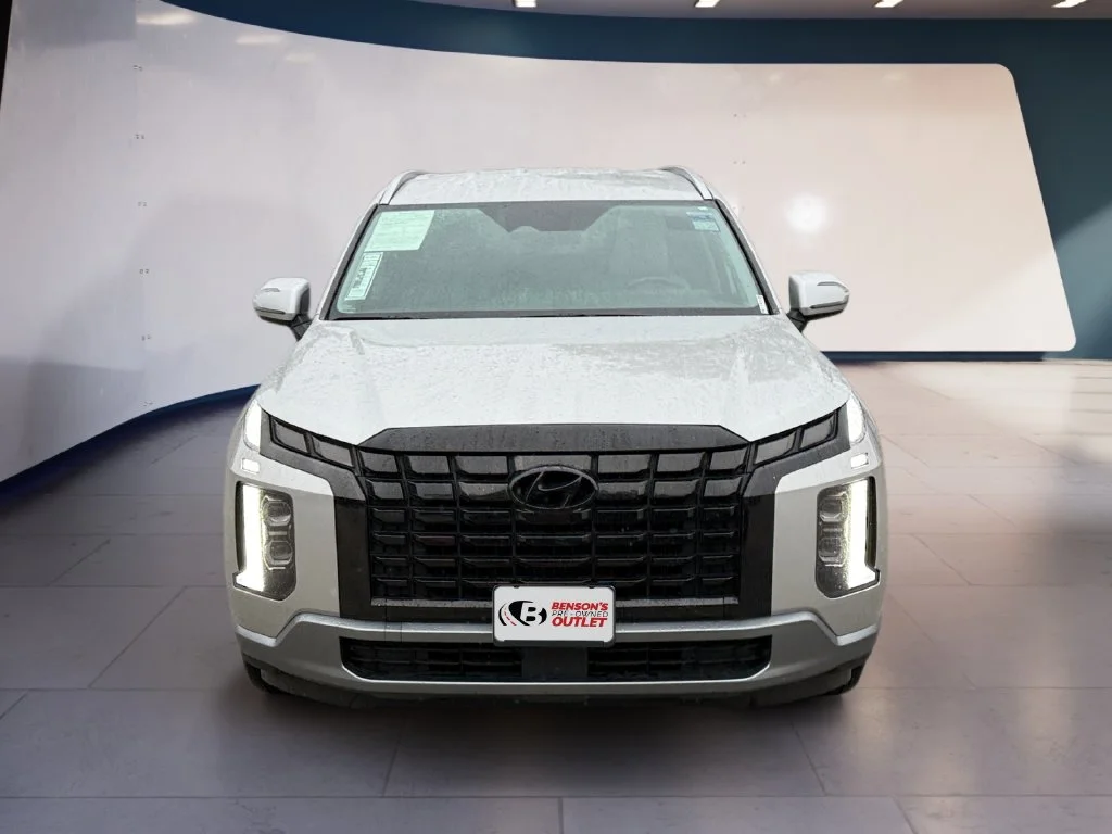 Used 2025 Silver Hyundai SEL image 8