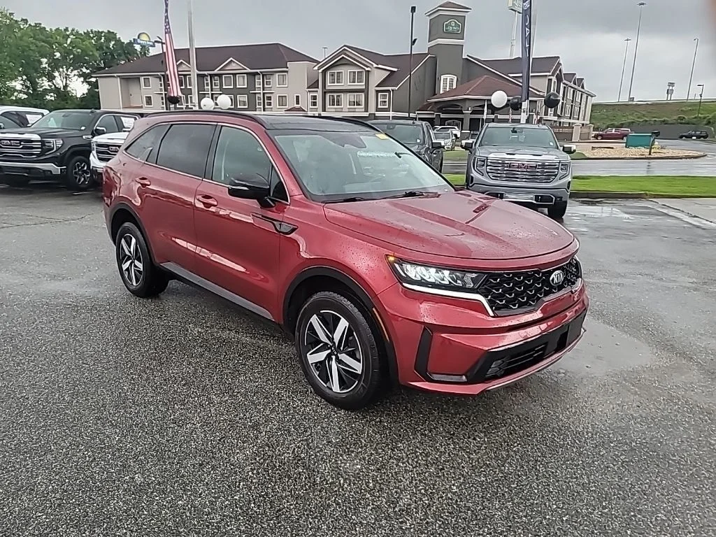 Used 2021 Red Kia EX image 1