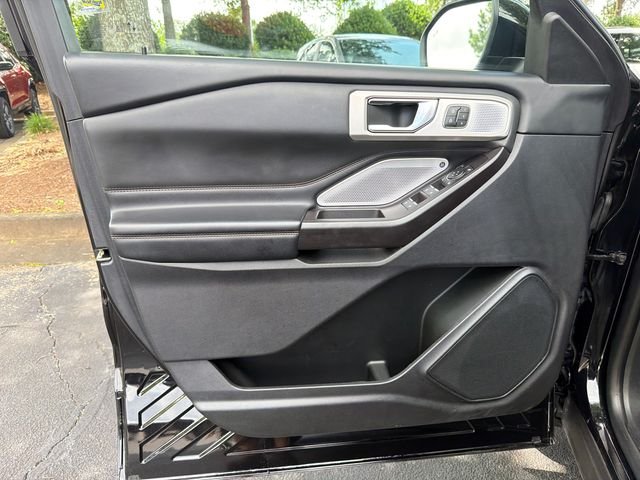 Used 2020 Black Ford Platinum image 10