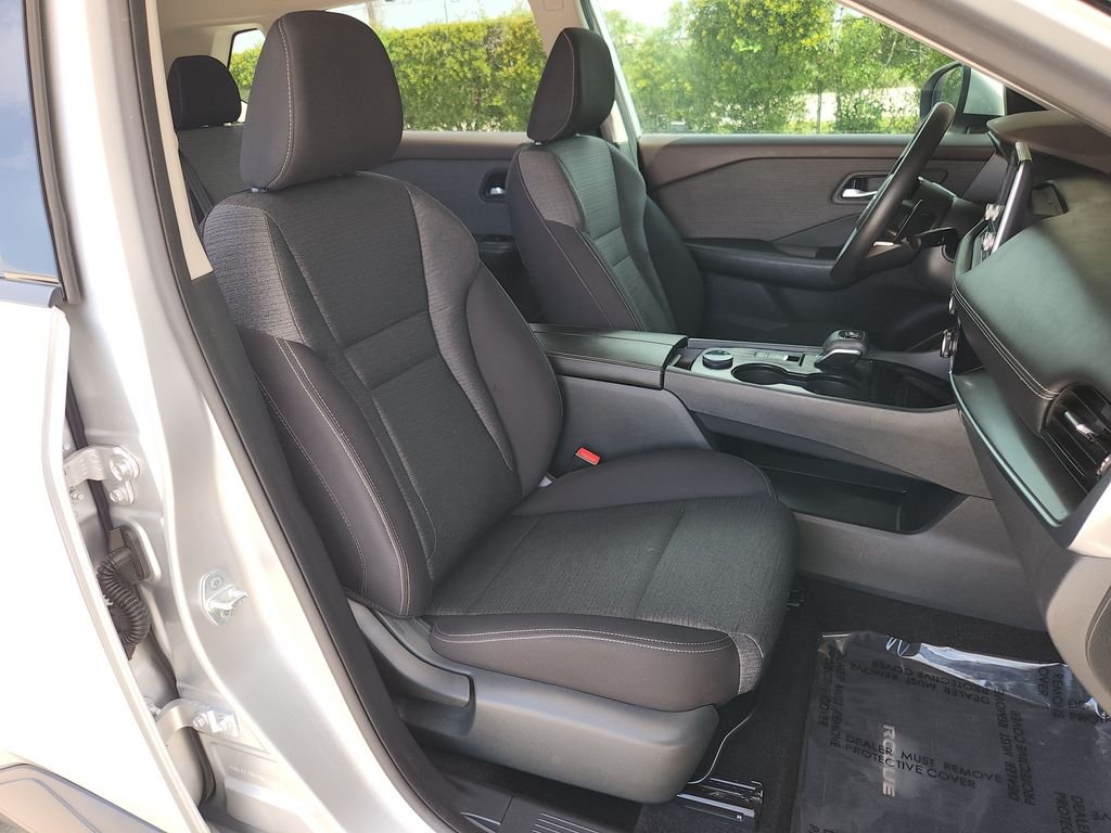 Used 2021 Silver Nissan SV image 16