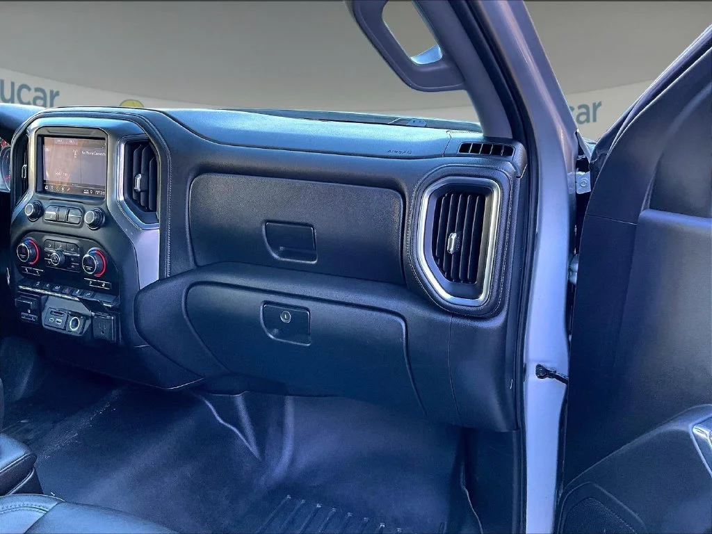 Used 2019 Silver Ice Metallic Chevrolet LT image 13