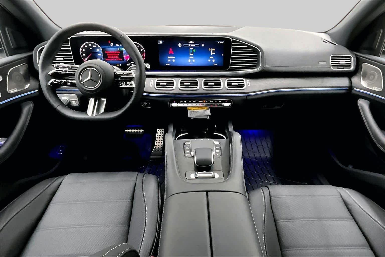New 2026 MANUFAKTUR Moonlight White Magno Mercedes-Benz GLS 450 image 5