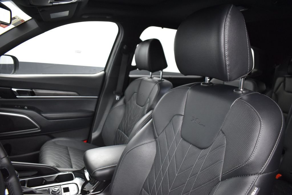 Certified Used 2025 Green Kia EX X-Line image 9