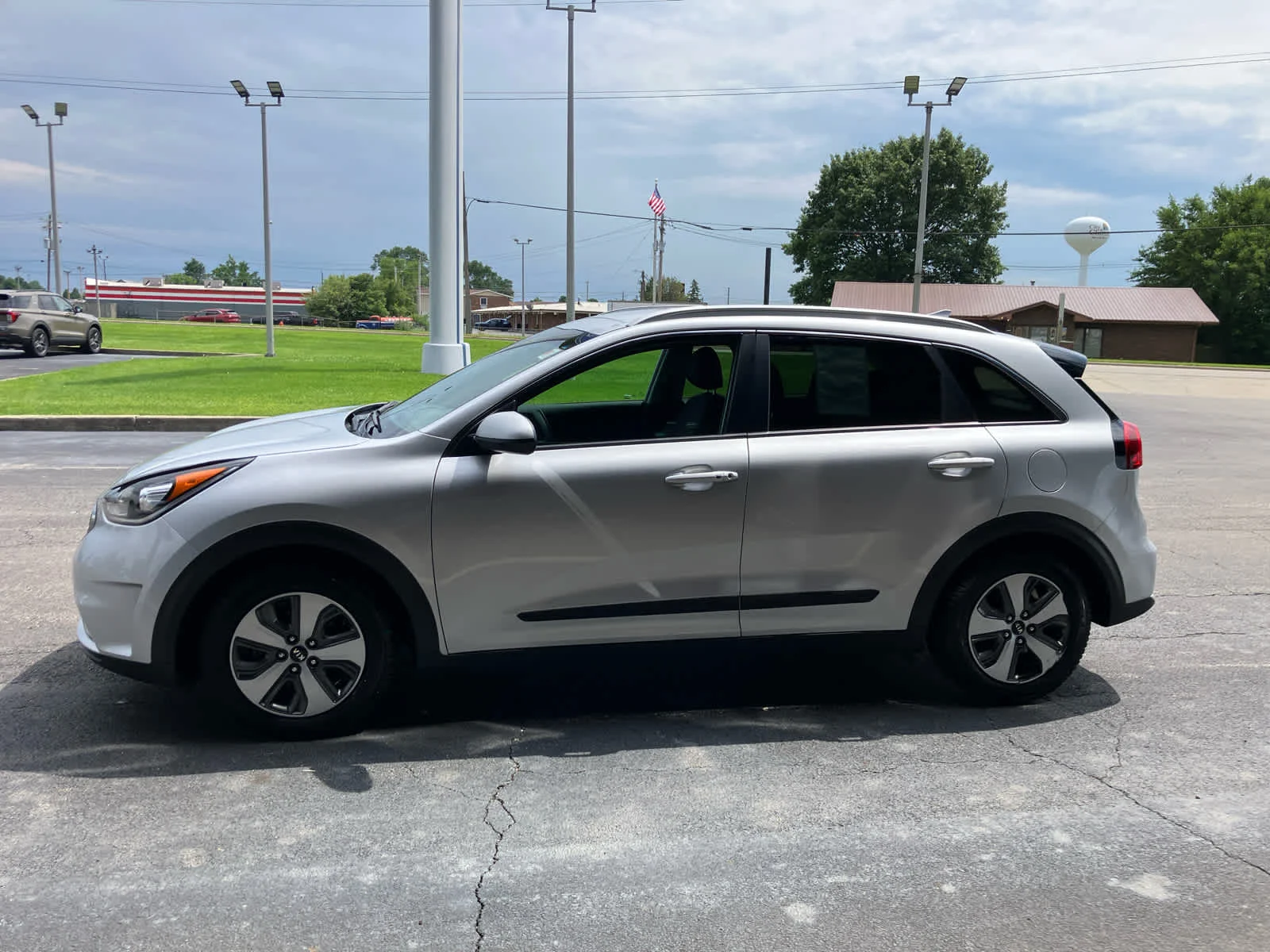 Used 2018 Silky Silver Kia LX image 6