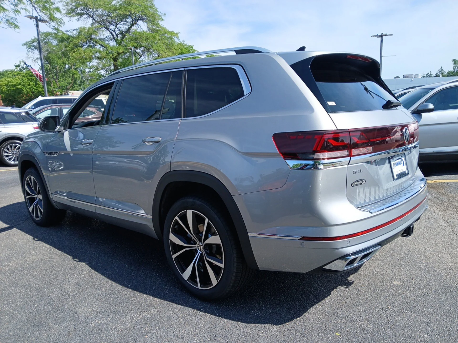 New 2026 Silver Mist Metallic Volkswagen 2.0T SEL Premium R-Line image 5