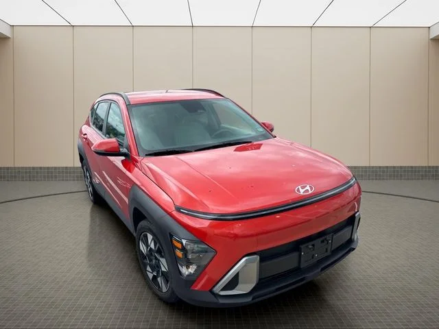 Used 2025 Orange Hyundai SEL image 8