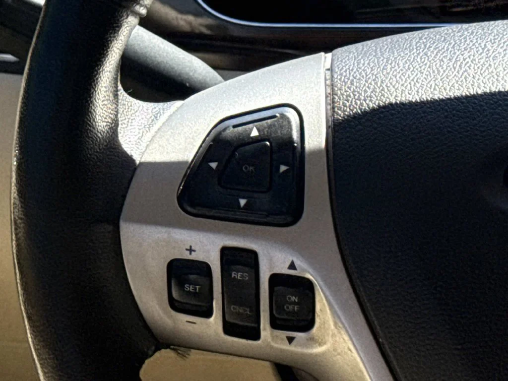 Used 2018 White Ford Limited image 13