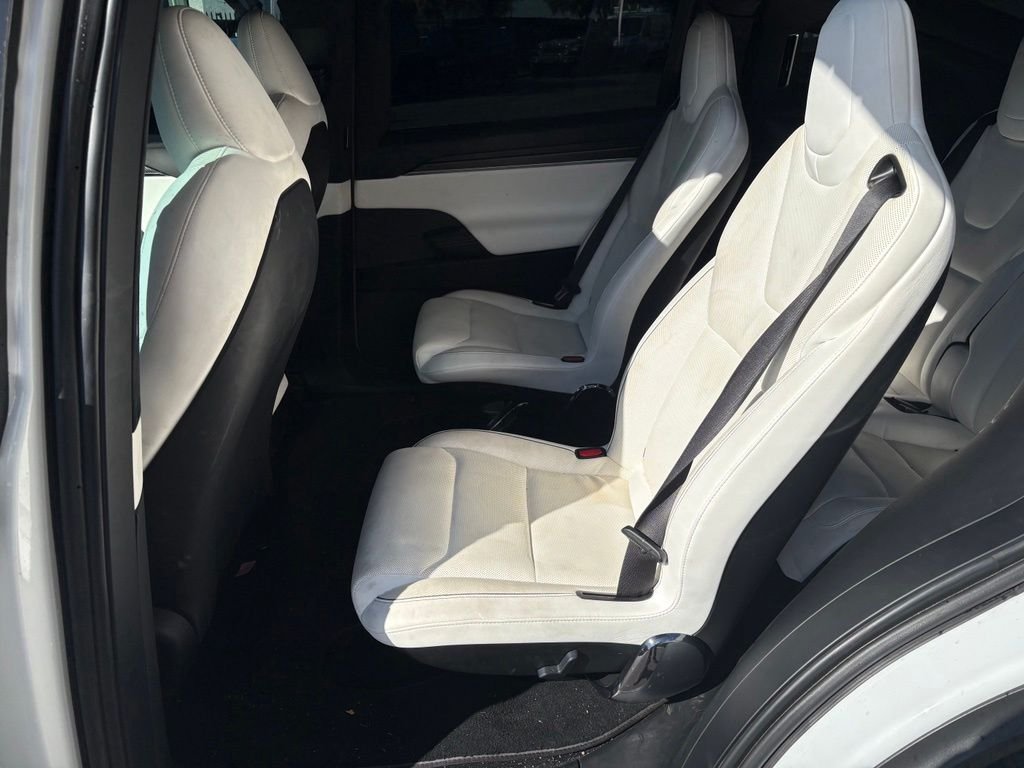 Used 2022  Tesla Plaid image 10