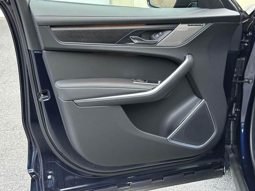 2026 Jaguar F-Pace R-Dynamic S - Photo 10