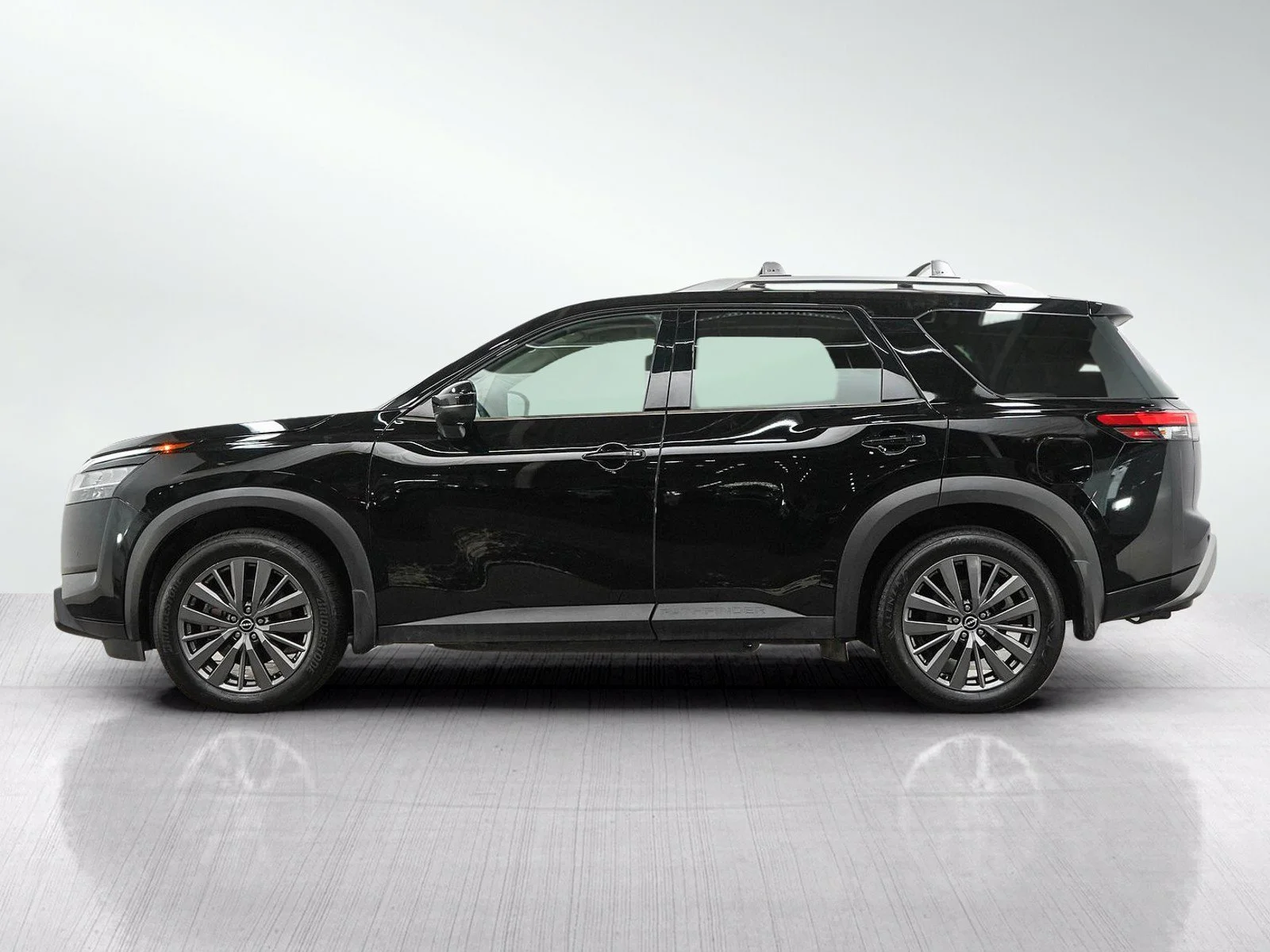 Used 2024 Nissan Pathfinder SL with VIN 5N1DR3CD0RC236498 for sale in Minneapolis, Minnesota