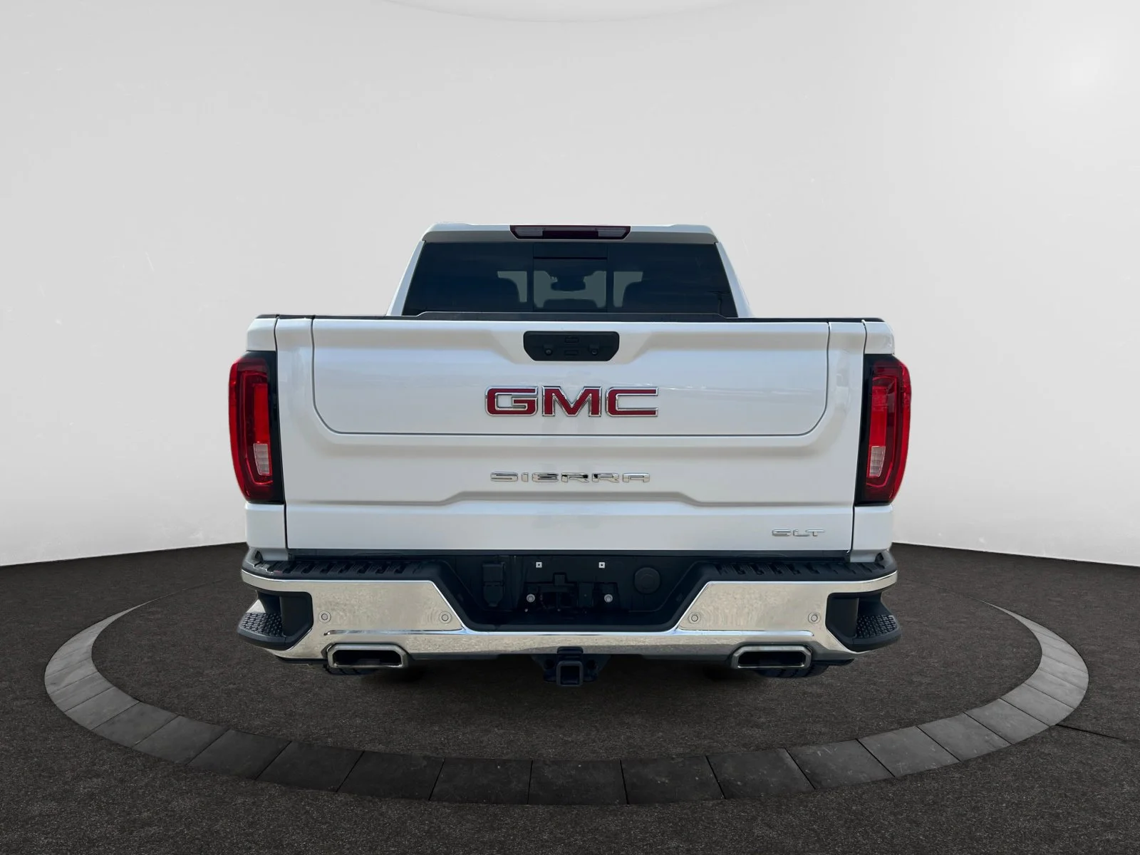 Used 2022 White GMC SLT Crew Cab image 4