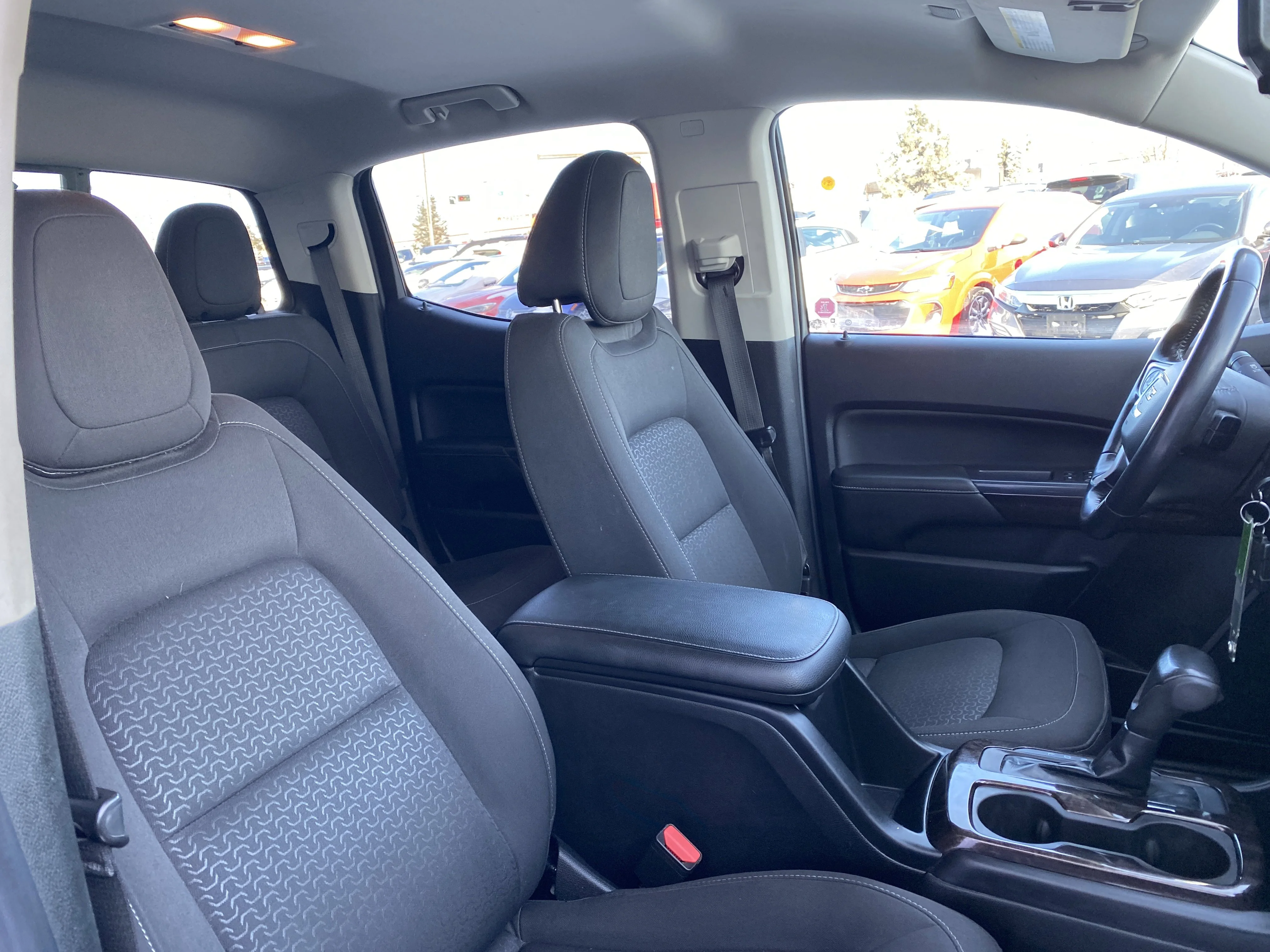 Certified Used 2020 Black GMC Crew Cab 4WD SLE image 19
