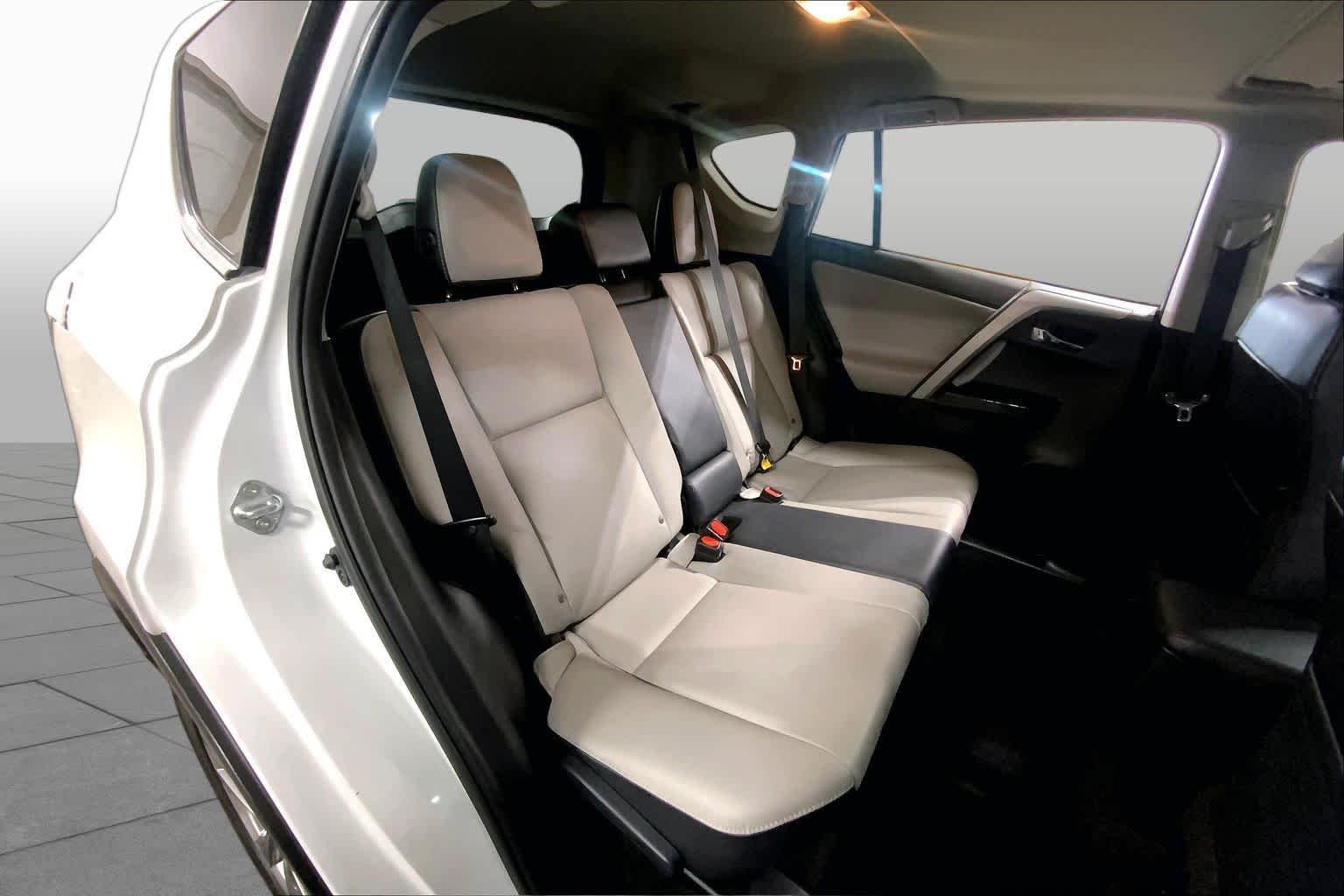 Used 2017 Blizzard Pearl Toyota Limited image 20