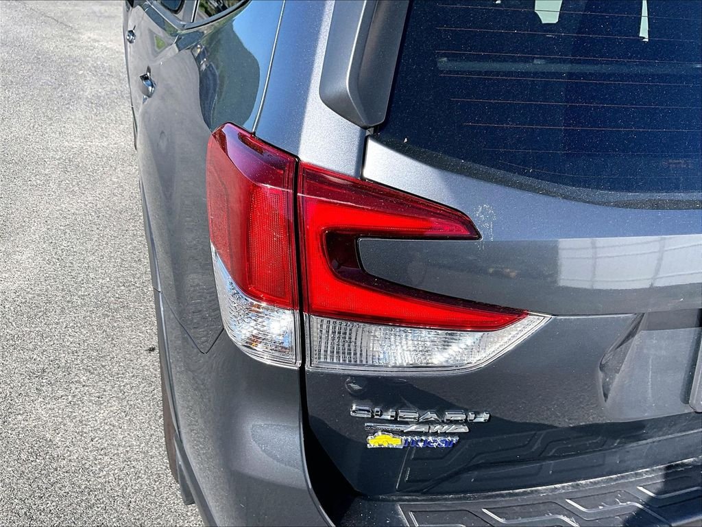 Used 2024 Gray Metallic Subaru Premium image 31