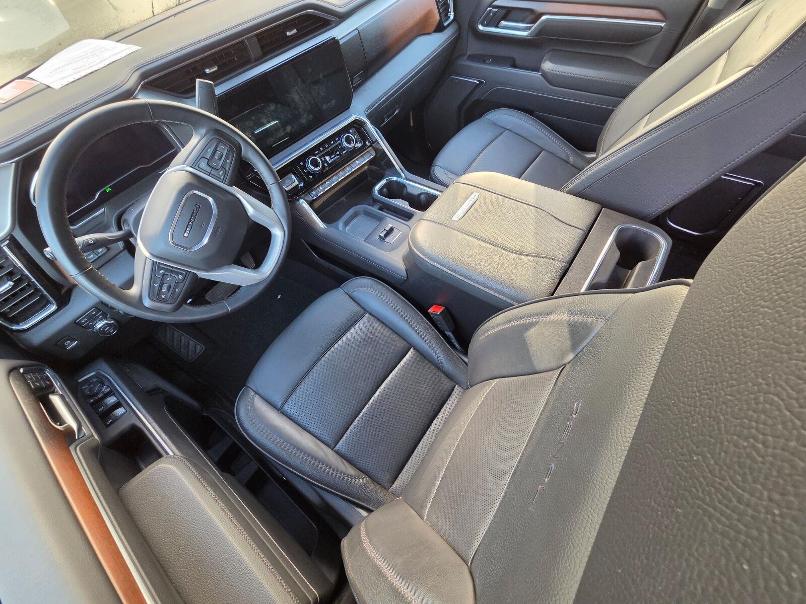 Used 2025 Onyx Black GMC Denali image 10