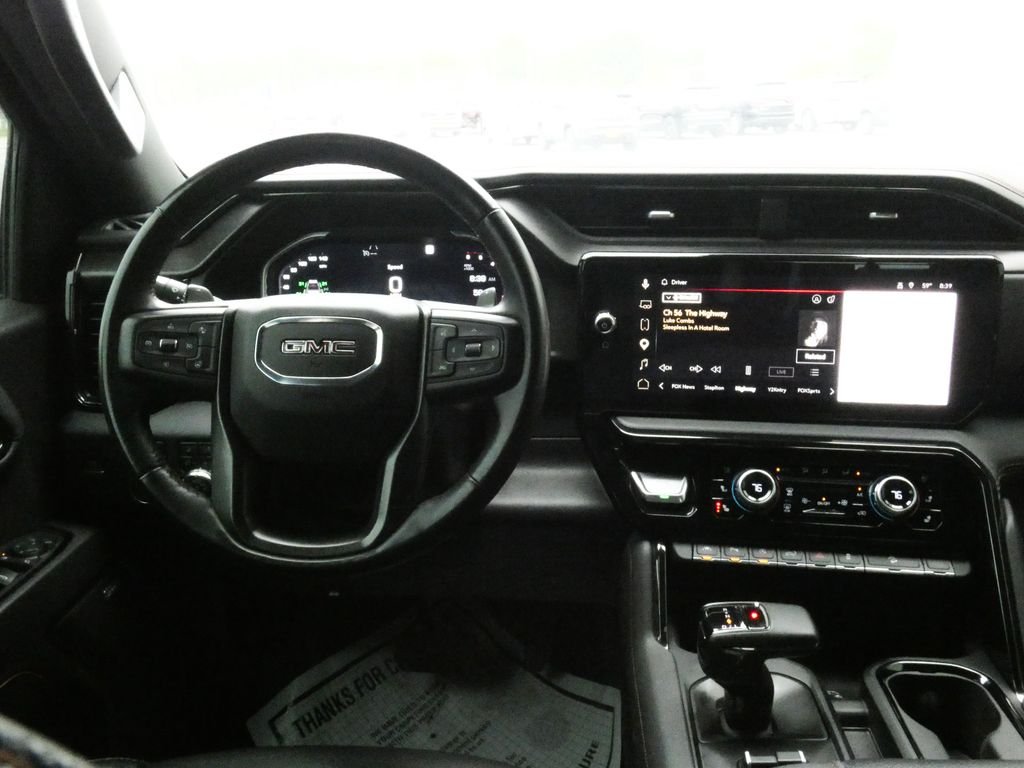 Used 2023 White GMC AT4 image 10