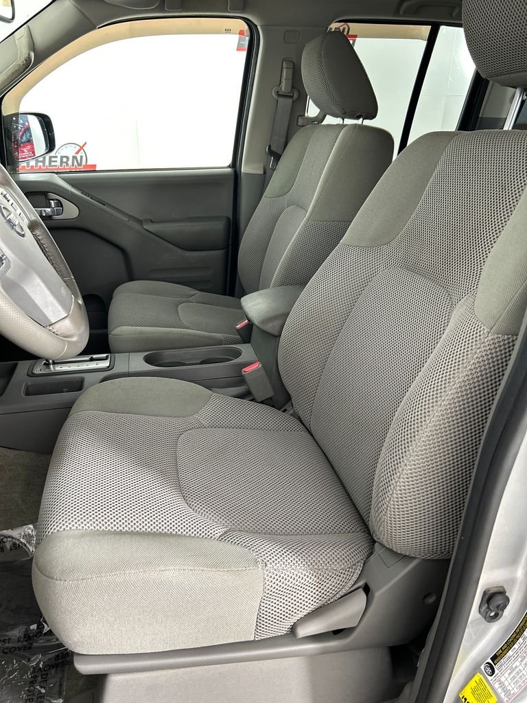 Used 2017 Silver Nissan SV image 13