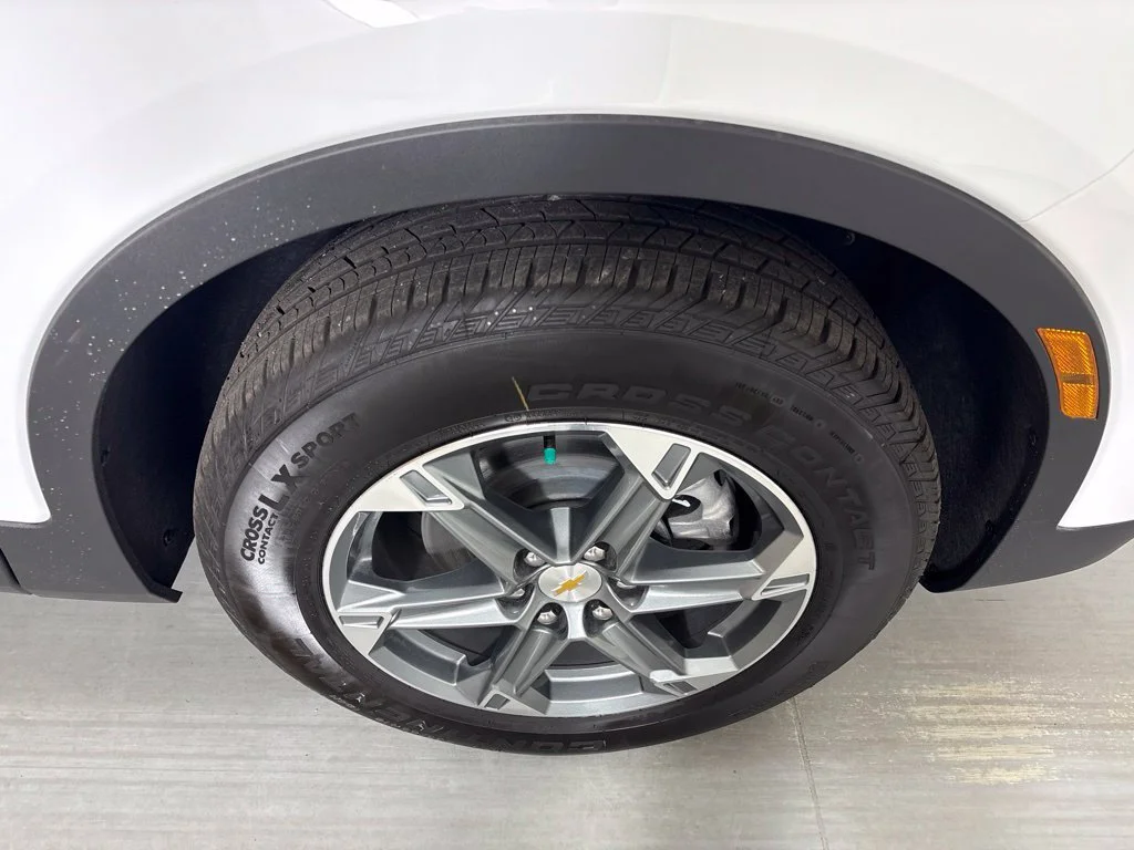 New 2026 Summit White Chevrolet 3LT image 13