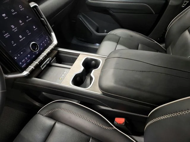Used 2024  GMC Denali image 33