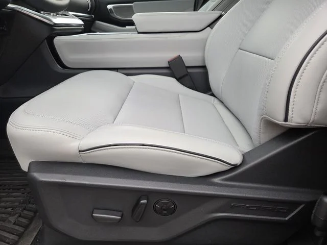 New 2027 Star White Metallic Tri-Coat Ford Platinum image 35