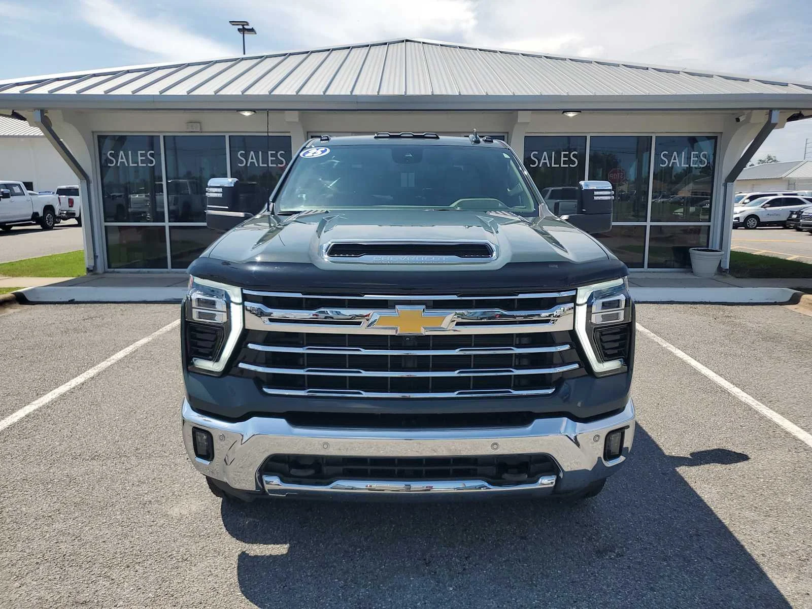 Used 2025 Cypress Gray Chevrolet LTZ image 9