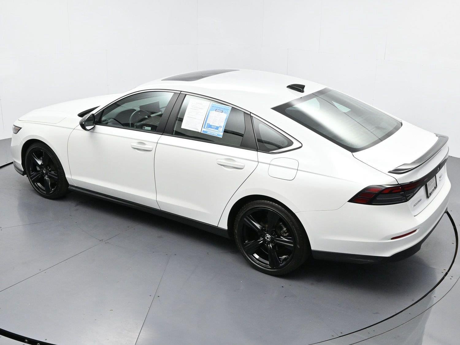 Used 2024 Platinum White Pearl Honda Sport image 39
