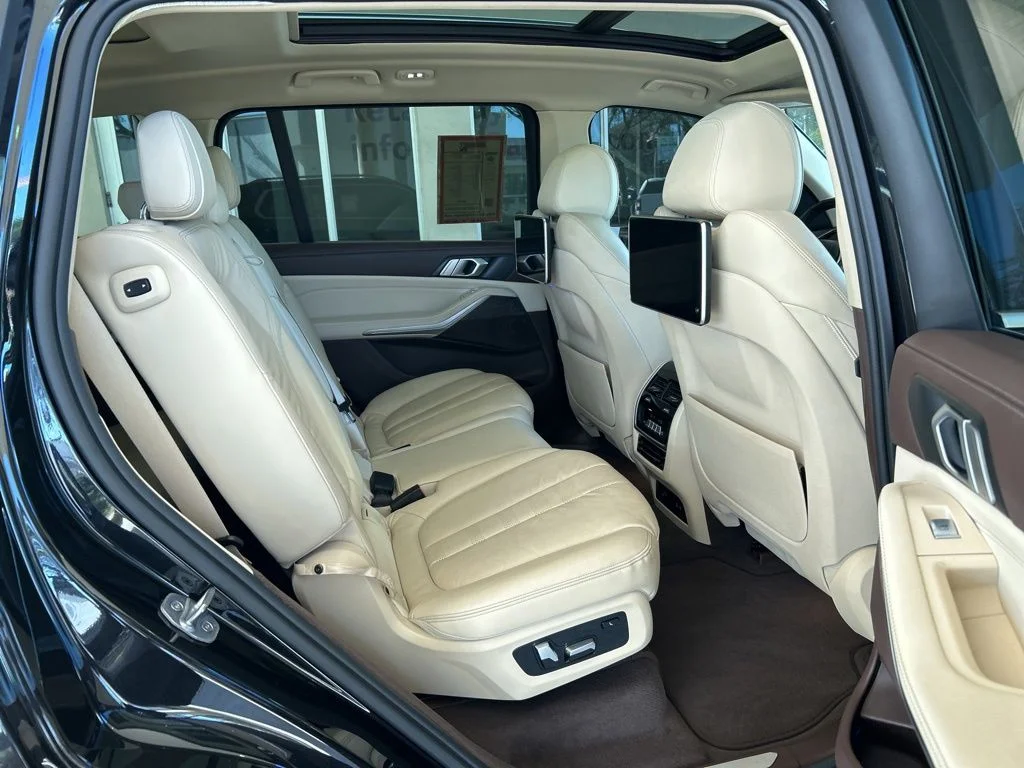 Used 2019 Black BMW xDrive40i image 27