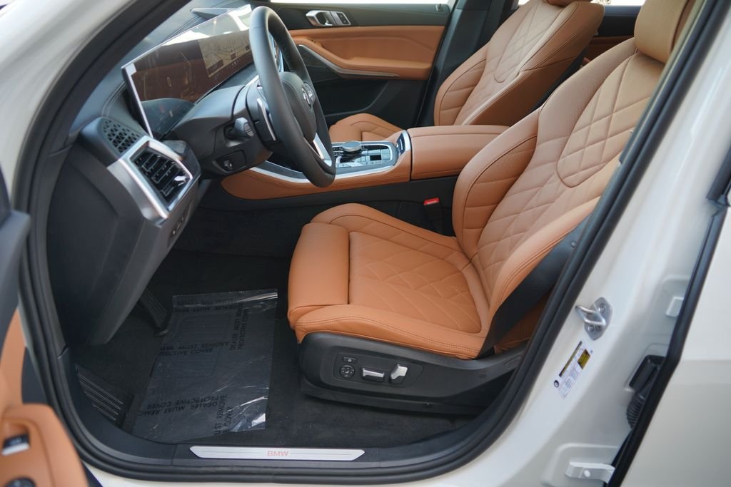 New 2026 Alpine White BMW sDrive40i image 9