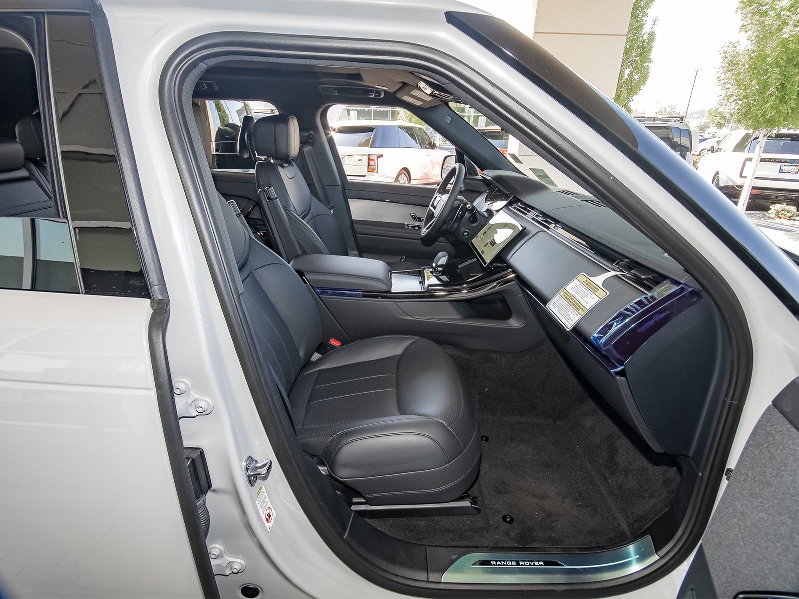 New 2026 Borasco Grey Land Rover SE image 40