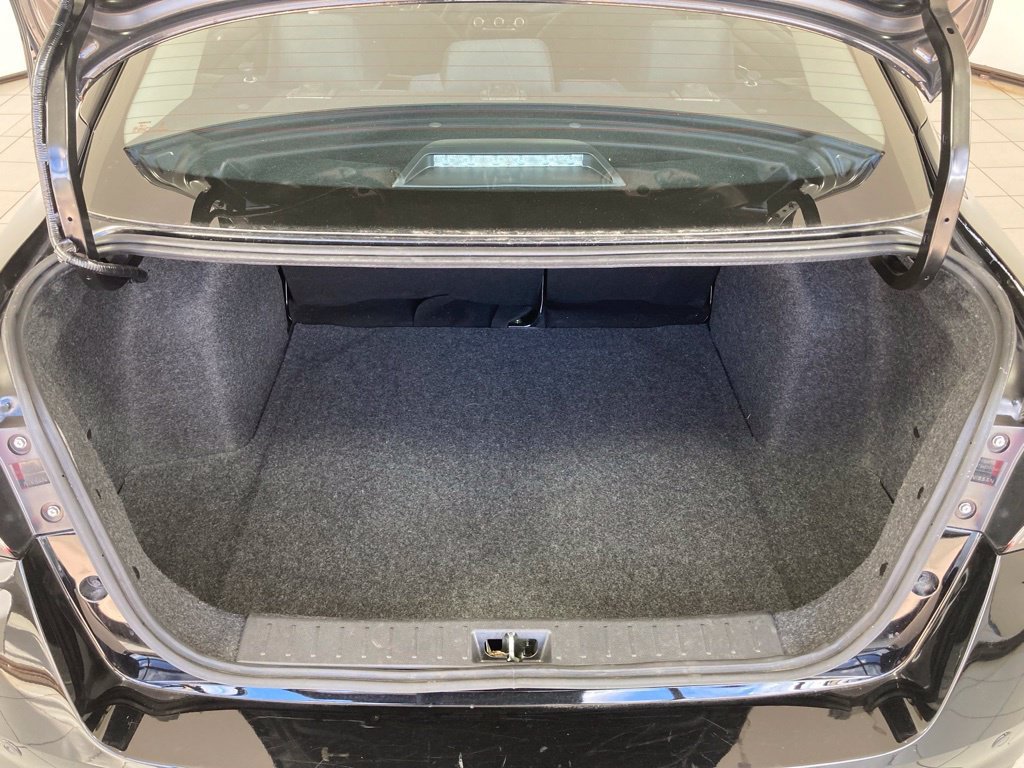 2025 Nissan Versa Sedan SV - Photo 21