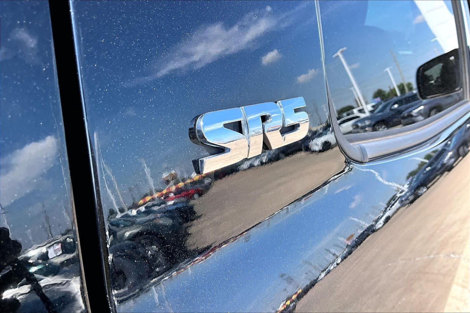 Used 2016 Black Toyota SR5 image 31