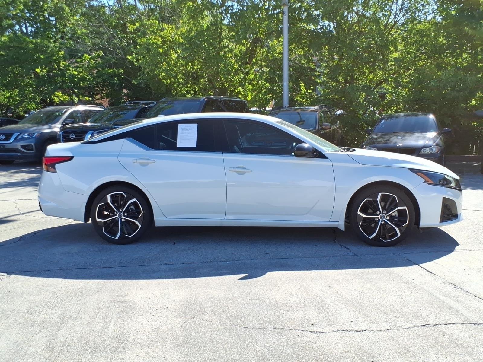 Used 2023 Pearl White Tricoat Nissan 2.5 SR image 7
