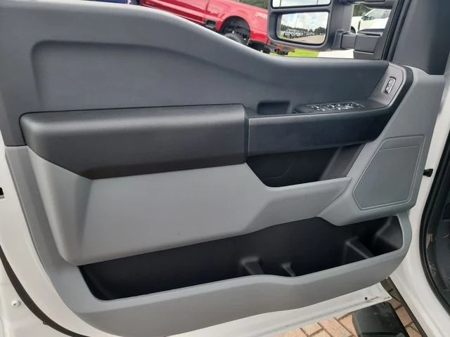 New 2026 Oxford White Ford XL image 16