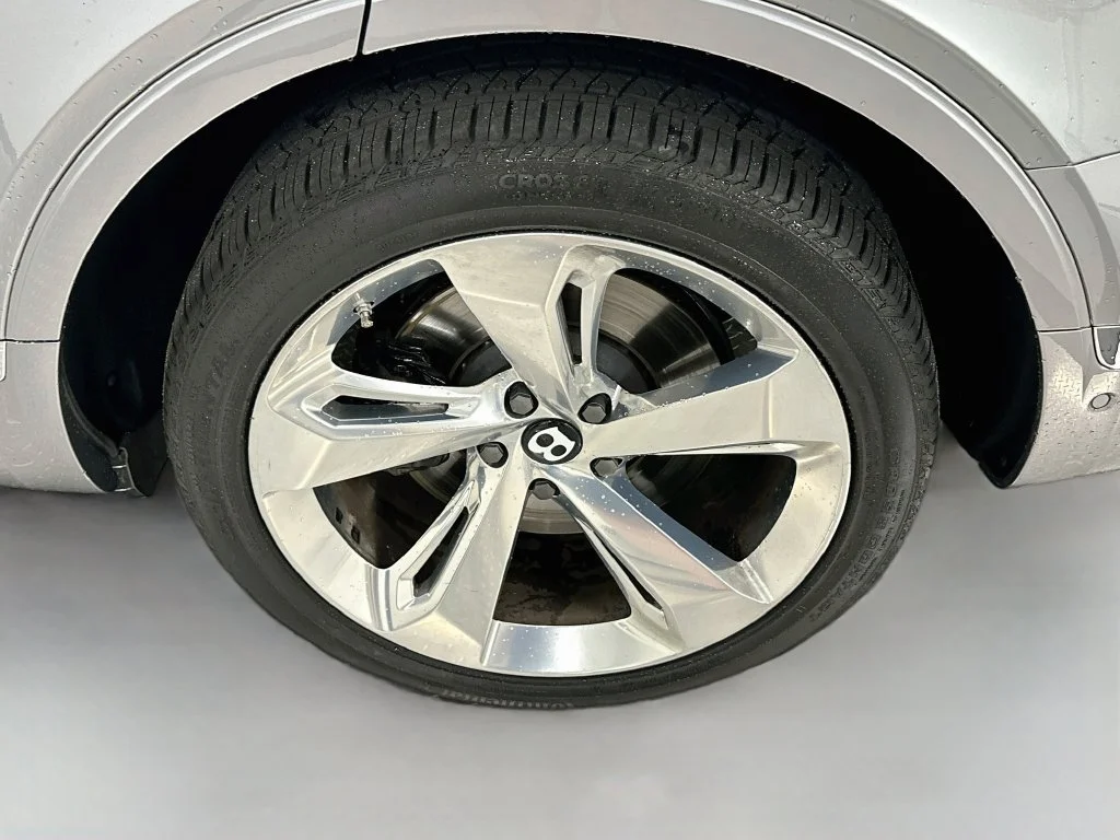 Used 2018 Gray Bentley W12 image 34