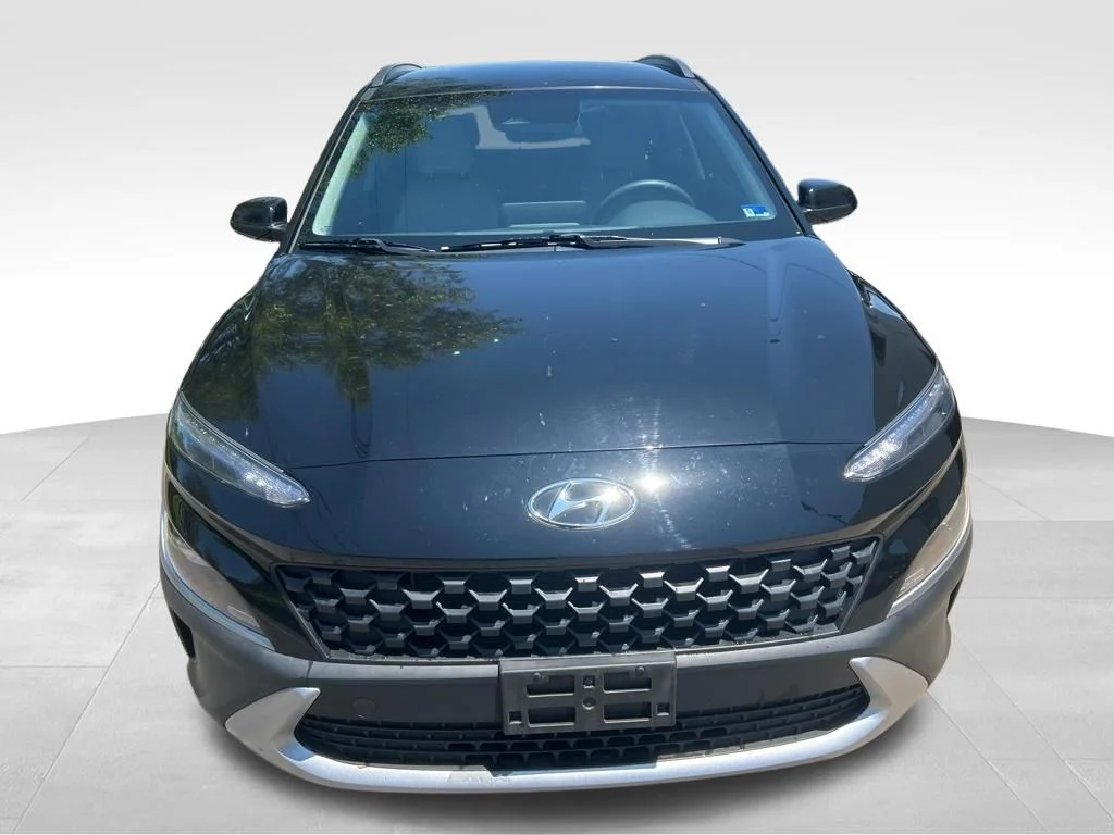 Used 2023 Black Hyundai SEL image 2
