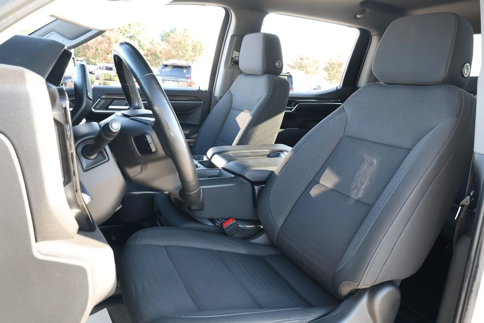Used 2023 White Chevrolet LT image 27
